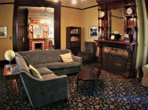 HI Sacramento Hostel