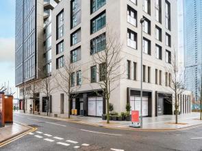 Deluxe two Bedroom Canary Wharf Apartment With River Views