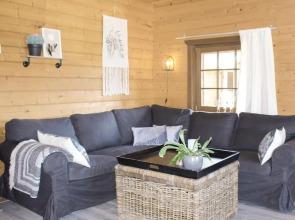 Amazing Home in Rheezerveen With 2 Bedrooms and Wifi