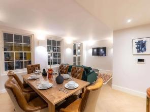 Three Bedroom Near Brick Lane by Belvilla