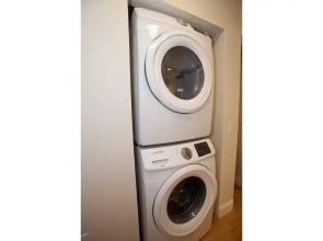 NEW 4 Bed 2 Full Bath Condo Near Back Bay