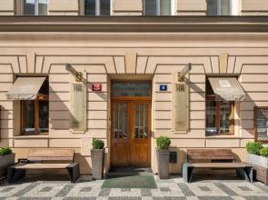 Hunger Wall Residence