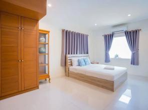 Natcha Pool Villa by Warin