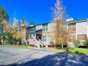 Sky Lake Splendor 5 Bedroom Condo by RedAwning