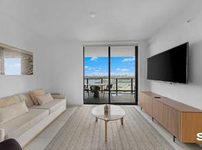 Luxury Downtown 2 BR with Skyline View