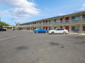Econo Lodge Woodland near I-5