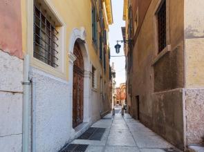 Classy 1 Bedroom in the Heart of Verona