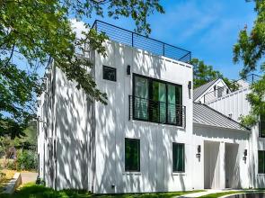 16 Guest Home W Outdoor Lounge And Rooftop Patio