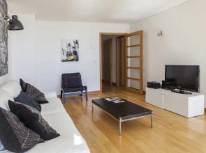 Rent4Rest Lisbon 17th Floor River View Apartment