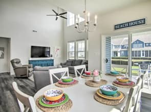 5 Mi to Beach & Pool Access: Bishop's Landing Home