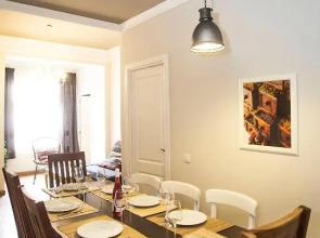 Mai & Maud Paralel Apartment