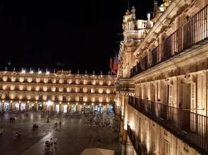 Toro 2, 2º en la misma Plaza Mayor de Salamanca