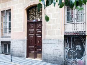 Hellenhost Atico Gran Via