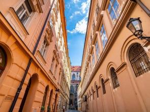 APTs in OLD TOWN PRAGUE by Michal&Friends