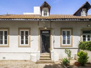 Amazing House In Carcavelos Historical Center W/ Private Patio & Bbq