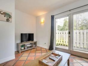 < 1 Mi to Las Olas Boulevard: Cozy Retreat w/ Yard