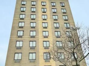 Hillcrest Hotel Near JFK Airtrain