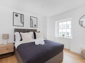 Modern 2BR 2BA with Balcony by Soho