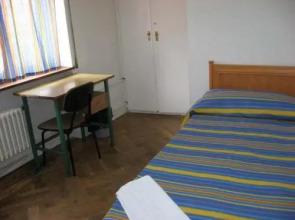 Hostal Residencia Arti Ii
