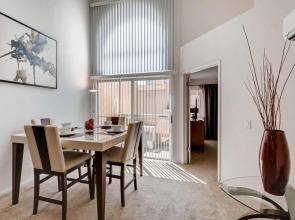 H2 -NEW Gorgeous Downtown San Diego 1 Bedroom + Upstairs Bedroom Loft!