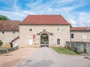 Les Dépendances de Chapeau Cornu