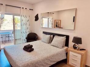 Lagos Marina View apt on Main Avenue Near Beaches