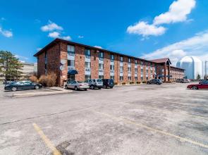 Motel 6 Naperville, IL