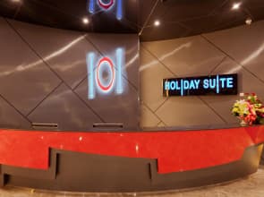 101 Holiday Suites