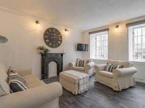 Royal Mile 5 BR Apartment nr Castle