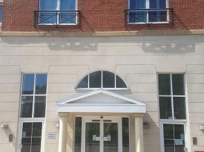 Spacious Bright and Modern Living