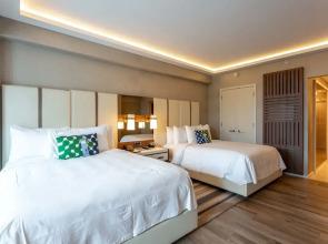 Beachfront Condo With Large Balcony