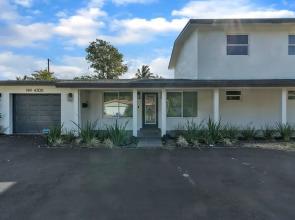 Casa Cervo - Stunning Home In Great Location, Walkable To Restaurants, Shopping, And The Beach! 4 Bedroom Home by Redawning