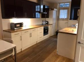 Seymour Street Apartment