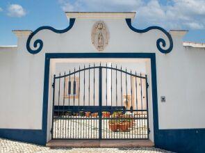 Rustic Alentejo Farmhouse With Pool