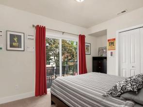 Seattle Vacation Home: The Aerodrome