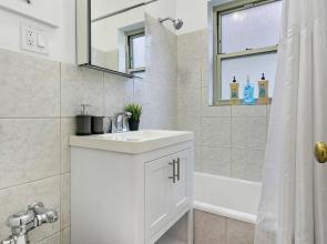 Well equipped 1BR in Chicago highlights