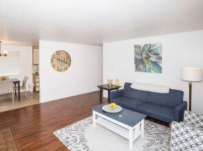 Crockett Rocket - Heart of Seattle - Sleeps 12