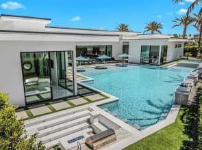 Sleeps 54 3 Luxury Villas w/ Pool + Spa, Pickleball Bravo by Avantstay