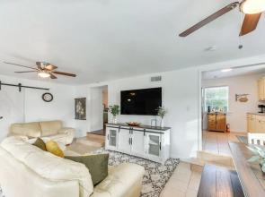 Lovely Home w/ Yard Near Dtwn Waco!