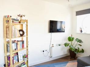 Homely 1 Bedroom Southwark Flat With Balcony