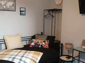 Apartment - Sleeps 5, Free Parking & Sun Terrace
