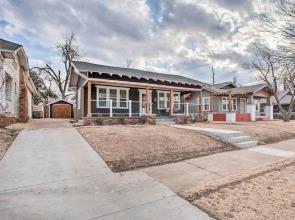 Charming Downtown Home w/ Updated Interior!