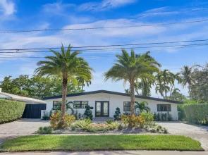 New Pool House 3-bedroom Home Victoria Park