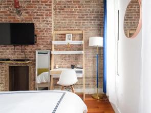 24-18 New Gramercy Studio W D in Unit Fully Reno