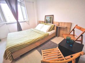 Beautiful Private Room With River View In Lisbon