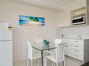 Beach on Sixth Apartments