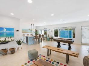 Walking From the Beach 3Br Villa