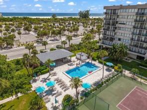 Upgraded Lake House Condo 1min To Siesta Key Beach