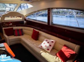 Barco no Coração da Cidade - Iate de 5 estrelas