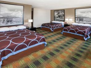 Super 8 by Wyndham Keokuk